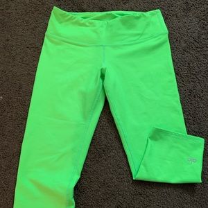 ALO Highlighter Green leggings